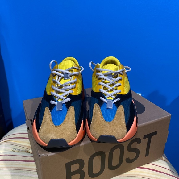 Yeezy suns - Picture 3 of 3